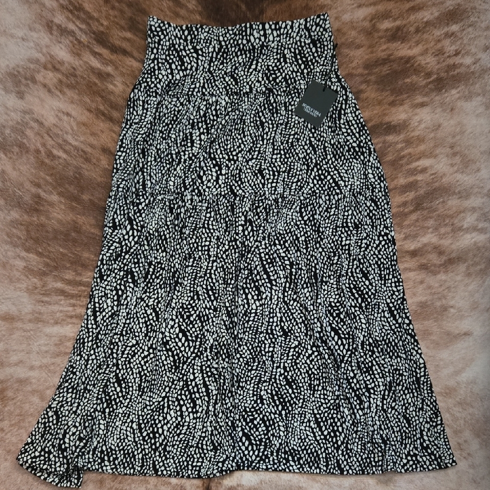 Vera Wang Black and White Maxi A-Line Skirt